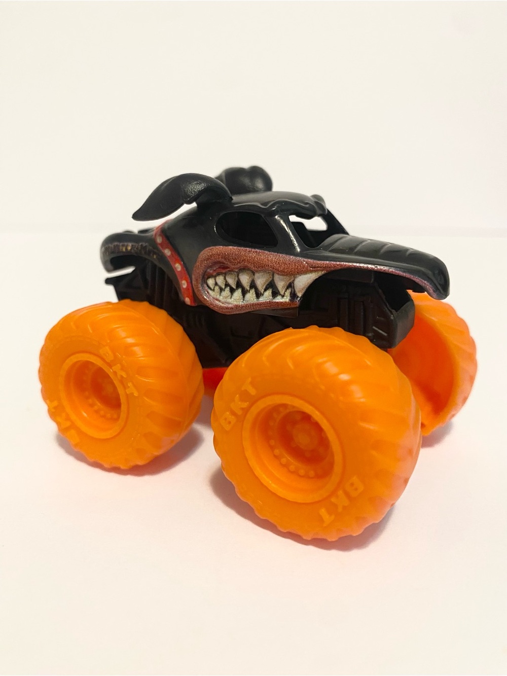 Monster Jam Dragon Mutt Puppy Dog 1:87 Mini Scale Monster Truck Car Toy